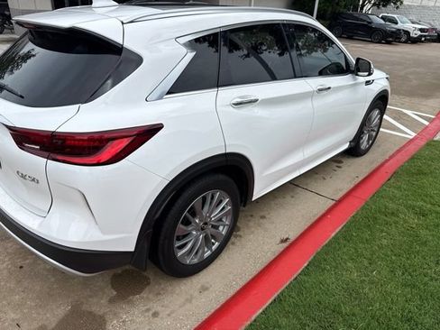 Used 2023 INFINITI QX50 Luxe FWD image 4