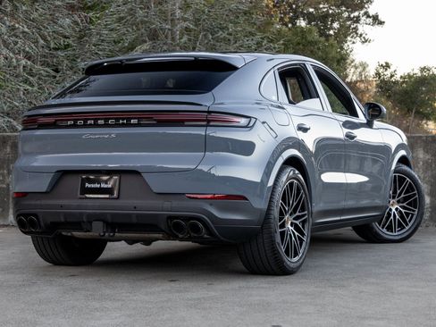 Certified 2025 Porsche Cayenne S image 11