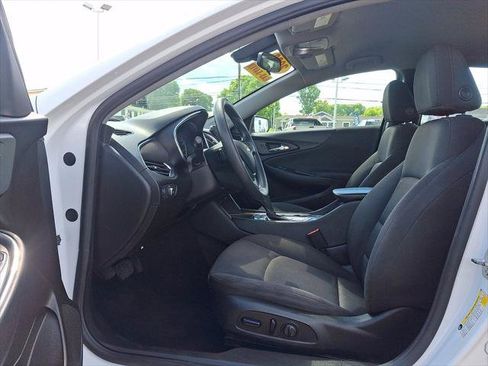 Used 2020 Chevrolet Malibu LT FWD image 15