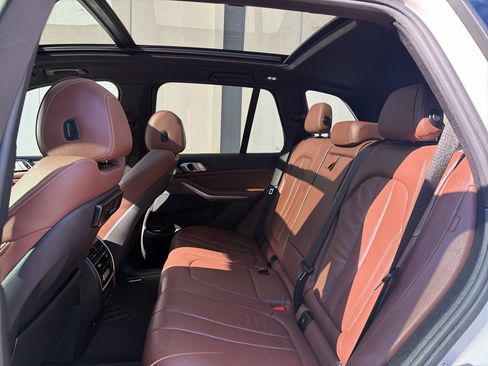 Used 2019 BMW X5 xDrive40i w/ Convenience Package AWD/4WD image 13