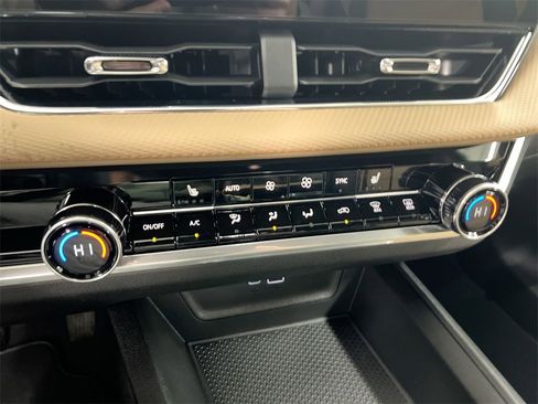 New 2026 Chevrolet Equinox ACTIV w/ Safety and Technology Package image 16