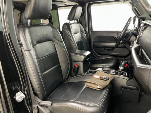 Used 2018 Jeep Wrangler Unlimited Sahara w/ LED Lighting Group image 35