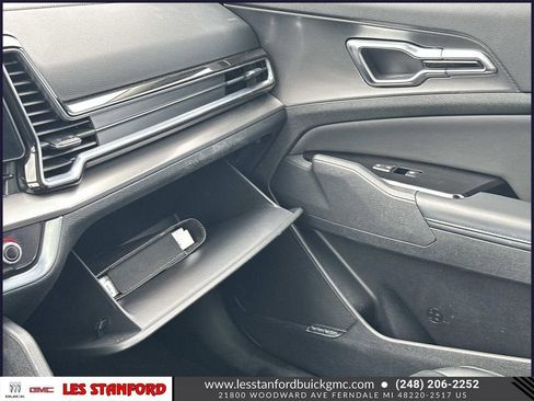 Used 2025 Kia Sportage SX AWD/4WD image 35