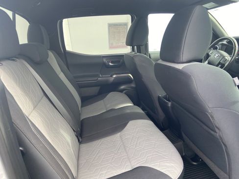 Used 2021 Toyota Tacoma TRD Sport image 6