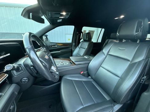 Used 2023 Cadillac Escalade ESV Luxury RWD image 13