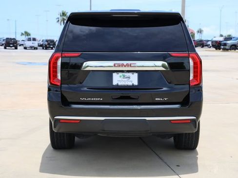 Used 2022 GMC Yukon XL SLT w/ SLT Luxury Package RWD image 7