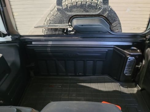 Used 2020 Jeep Wrangler Unlimited Sahara AWD/4WD image 31
