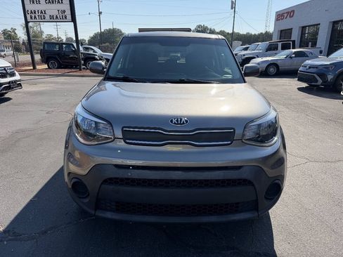 Used 2017 Kia Soul w/ Convenience Package FWD image 2