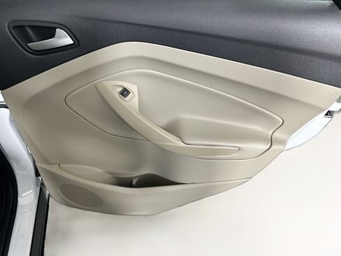 Used 2018 Ford Escape SE image 27