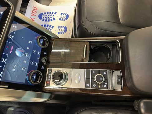 Used 2020 Land Rover Range Rover HSE image 20