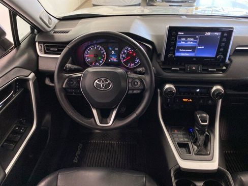 Used 2020 Toyota RAV4 XLE Premium image 12