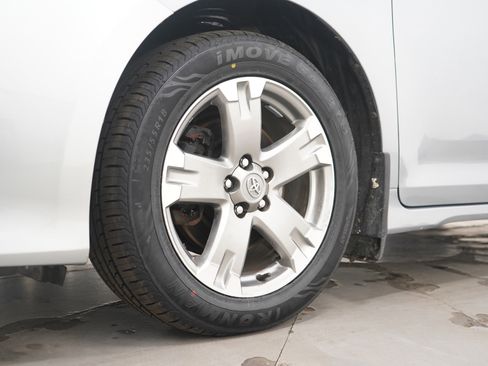 Used 2016 Toyota Sienna SE Premium image 31