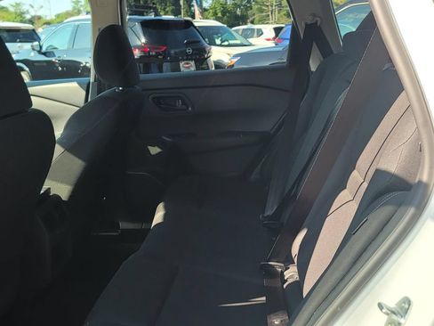 Used 2024 Nissan Rogue S AWD/4WD image 17