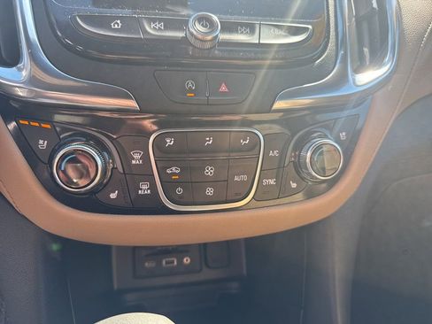 Used 2024 Chevrolet Equinox Premier AWD/4WD image 18