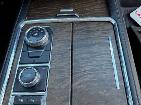 Used 2018 Ford Expedition Max Platinum image 18