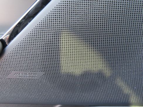 New 2025 Land Rover Range Rover Velar Dynamic SE image 38