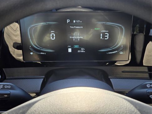 Used 2025 Kia Sportage LX image 21