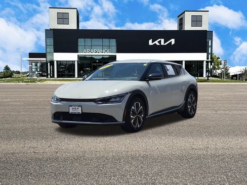 Certified 2024 Kia EV6 Light AWD/4WD image 4