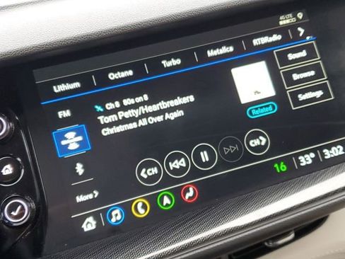 Used 2022 Buick Envision Essence w/ Technology Package I image 13