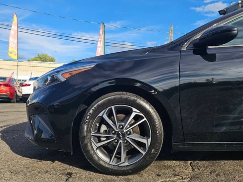 Used 2023 Kia Forte LXS FWD image 6