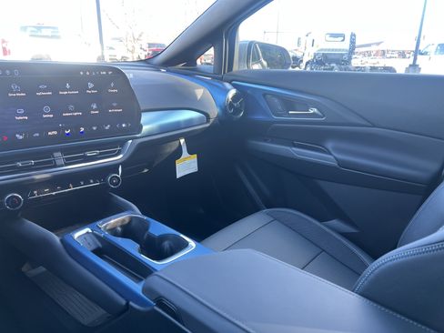 New 2026 Chevrolet Equinox EV LT AWD/4WD image 29