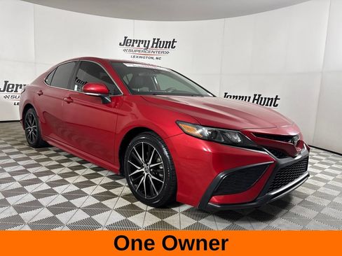 Used 2022 Toyota Camry SE FWD image 4