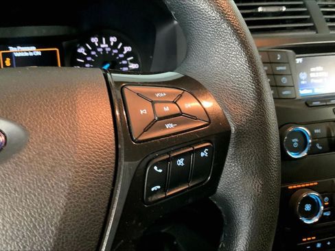 Used 2018 Ford Explorer XLT AWD/4WD image 19