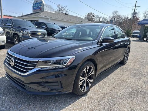 Used 2021 Volkswagen Passat 2.0T SE image 3