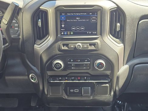 Used 2023 Chevrolet Silverado 1500 Custom AWD/4WD image 16