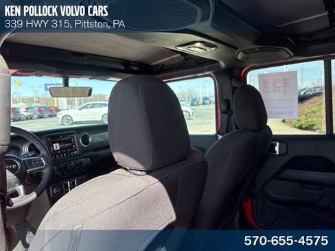 Used 2022 Jeep Wrangler Unlimited Sahara w/ Cold Weather Group image 26