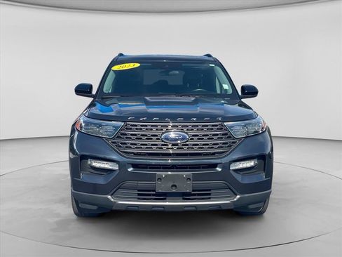 Used 2023 Ford Explorer XLT w/ Equipment Group 202A AWD/4WD image 2