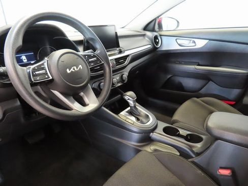 Used 2024 Kia Forte LXS image 4