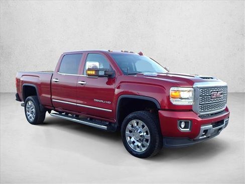 Used 2018 GMC Sierra 2500 Denali w/ Duramax Plus Package image 4