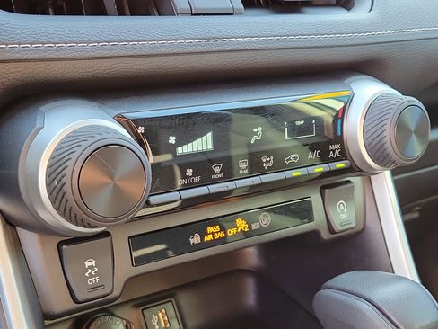 Certified 2024 Toyota RAV4 LE FWD image 29