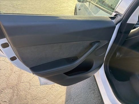 Used 2022 Tesla Model Y Performance AWD/4WD image 30