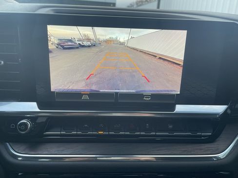 Used 2023 GMC Sierra 1500 SLT w/ SLT Convenience Package image 33