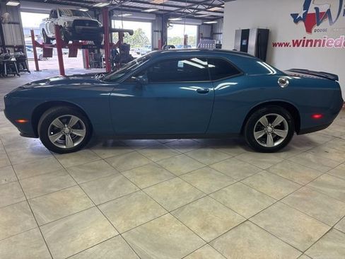 Used 2020 Dodge Challenger SXT RWD image 4