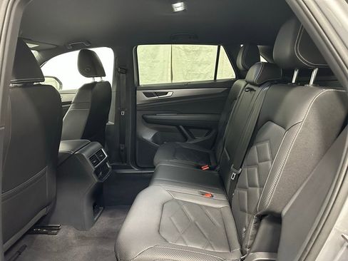 Used 2025 Volkswagen Atlas Cross Sport SE image 49