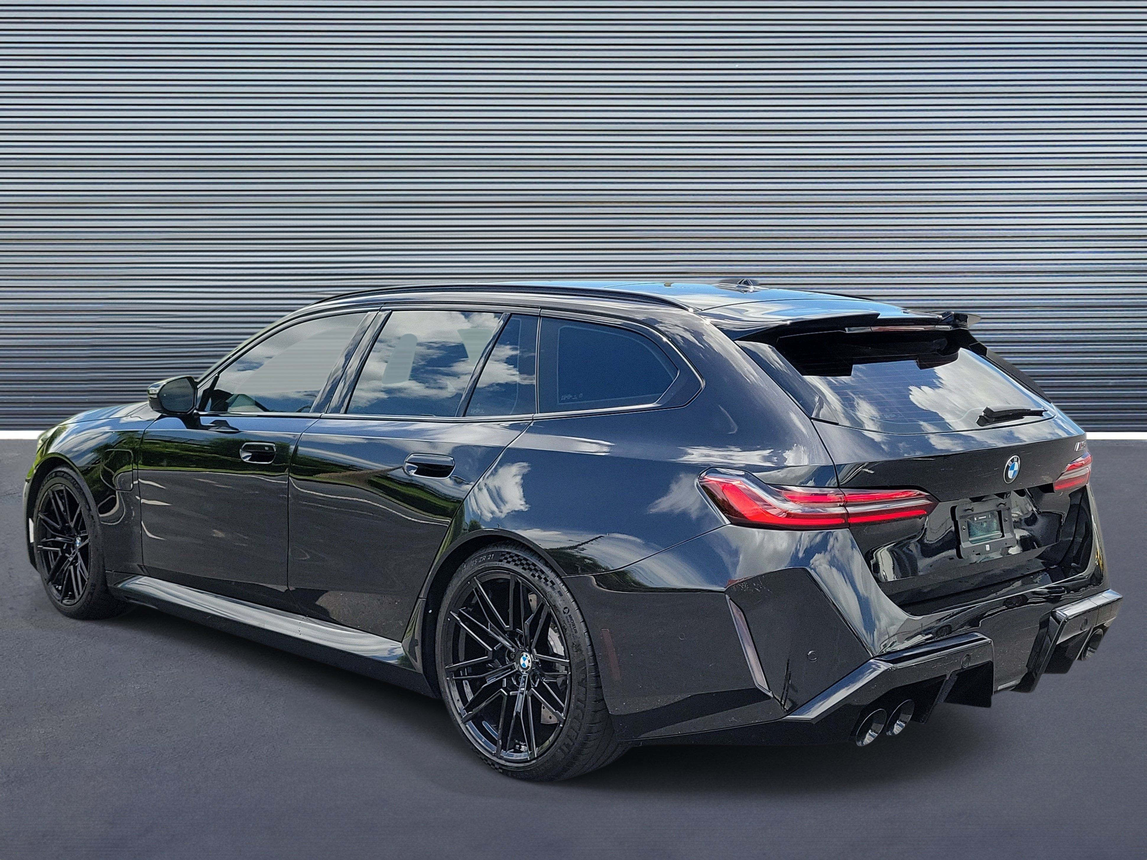 Used 2025 BMW M5 Touring AWD/4WD image 4