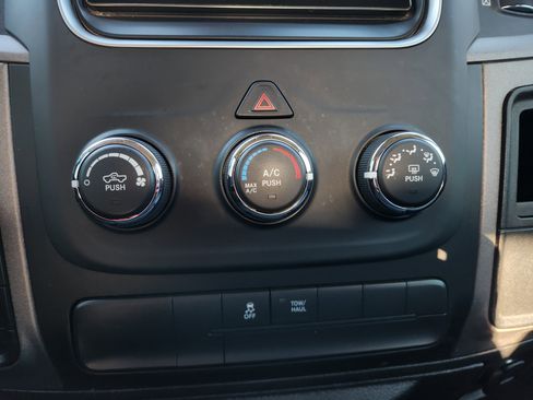 Used 2018 RAM 1500 Express image 8