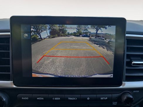 Certified 2025 Hyundai Venue SEL FWD image 16