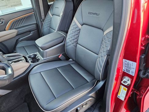 New 2026 GMC Canyon Denali image 22