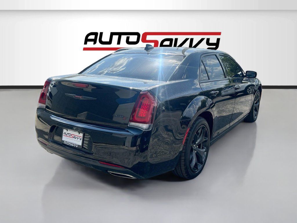 Used 2022 Chrysler 300 S RWD image 7