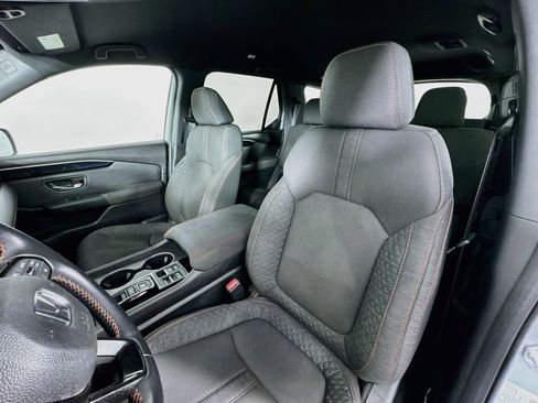 Certified 2025 Honda Pilot Sport image 20