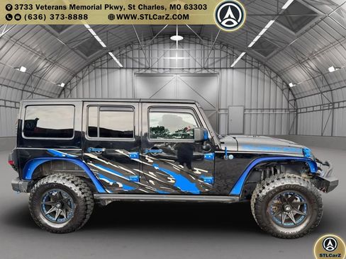Used 2016 Jeep Wrangler Unlimited Rubicon AWD/4WD image 2