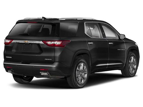 Used 2021 Chevrolet Traverse Premier image 2