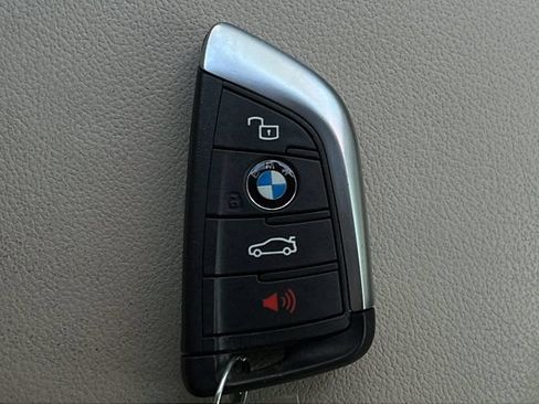 Used 2022 BMW 330e w/ M Sport Package RWD image 23