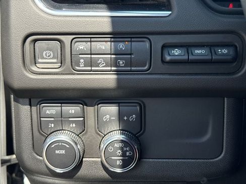 Used 2023 GMC Yukon XL AT4 w/ Technology Package AWD/4WD image 25