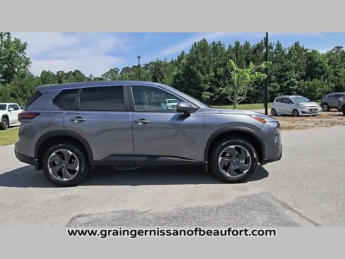 Used 2025 Nissan Rogue SV FWD image 34