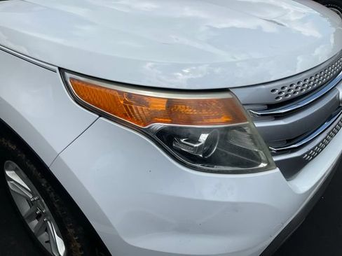 Used 2014 Ford Explorer XLT AWD/4WD image 2